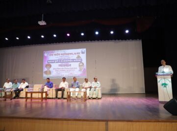 डॉ. बाबासाहेब आंबेडकर यांच्या जयंतीनिमित्त डॉ.जगदीश सोनवणे यांच्या व्याख्यानाचे आयोजन करण्यात आले होते